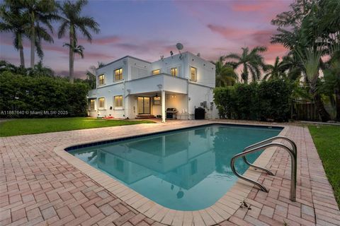 Photo of 1255 Jackson St, Hollywood, FL 33019 (MLS # A11887640)