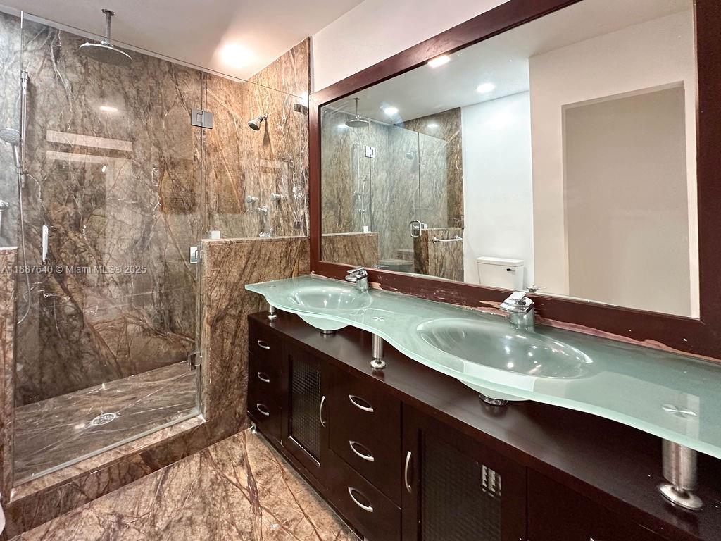 HOLLYWOOD LAKES SECTION - Residential