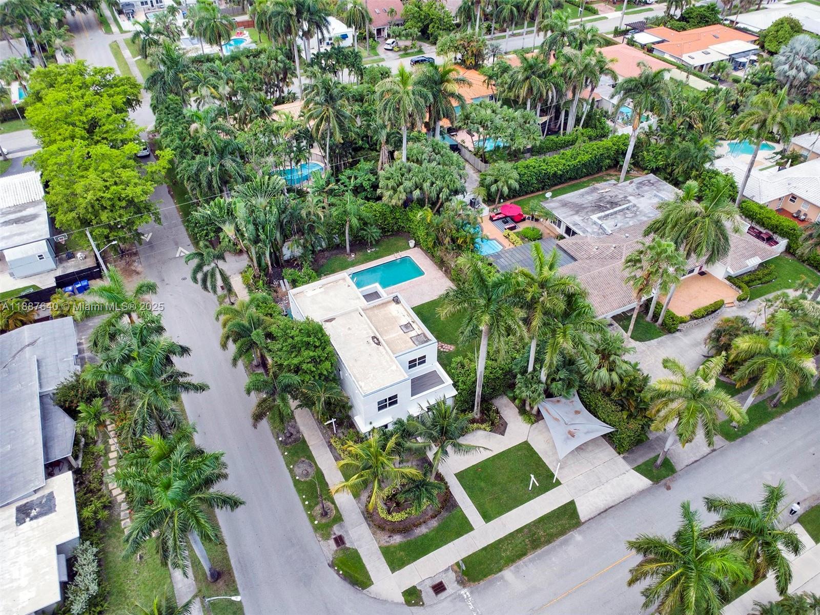 HOLLYWOOD LAKES SECTION - Residential