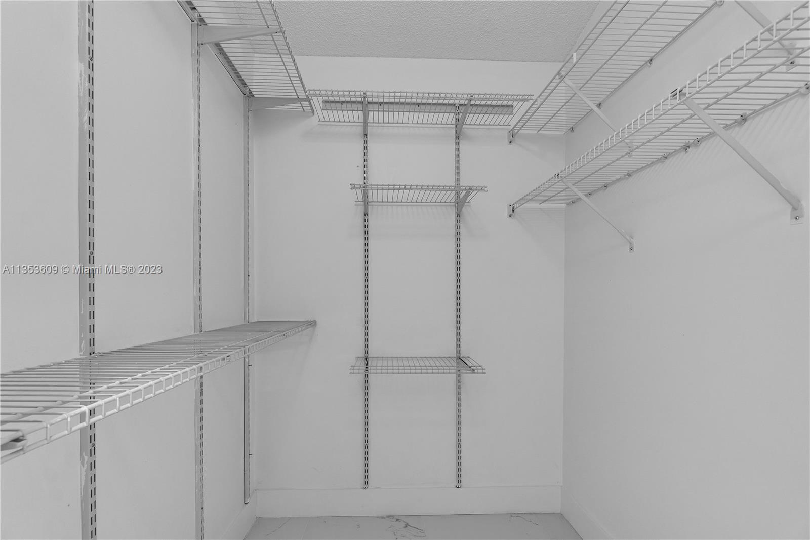 LA CASA 1 - Residential