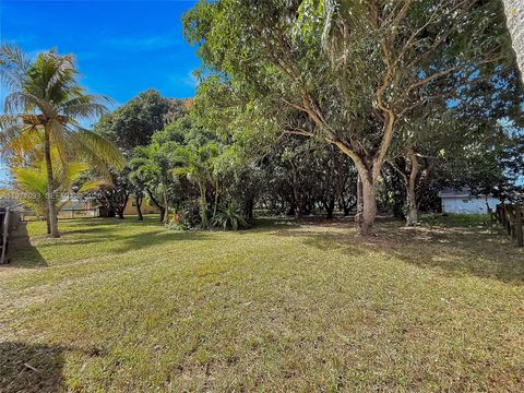 Tiny photo for 15401 SW 212th St, Miami, FL 33187 (MLS # A11977093)