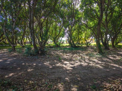 Tiny photo for 15401 SW 212th St, Miami, FL 33187 (MLS # A11977093)