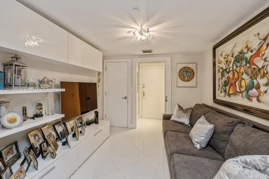 Surfside, Florida 33154, United States, 3 Bedrooms Bedrooms, ,3 BathroomsBathrooms,Residential,Pending,40276