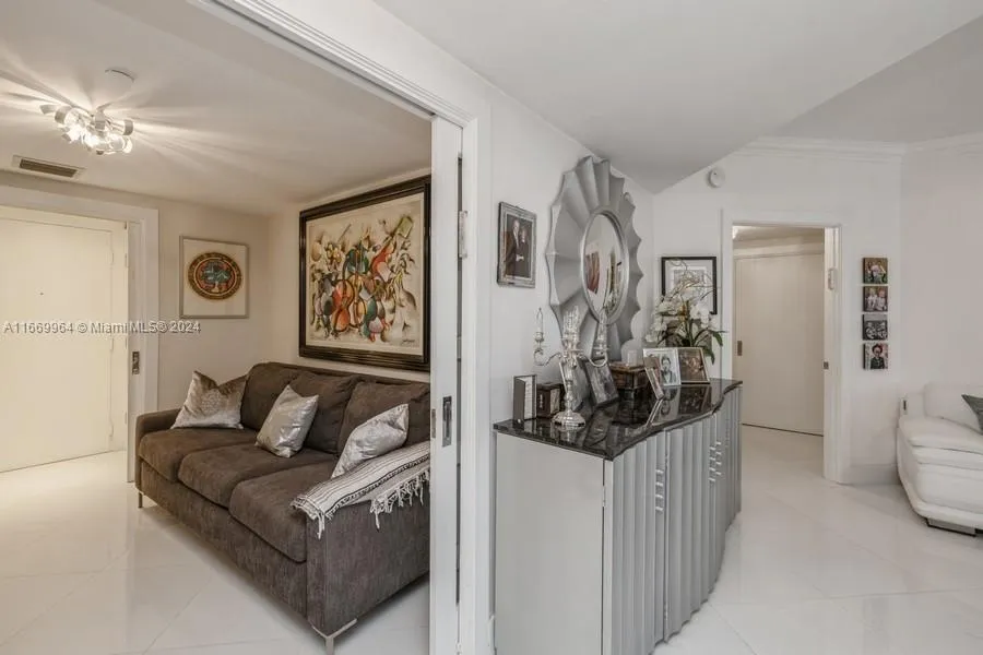 Surfside, Florida 33154, United States, 3 Bedrooms Bedrooms, ,3 BathroomsBathrooms,Residential,Pending,40276