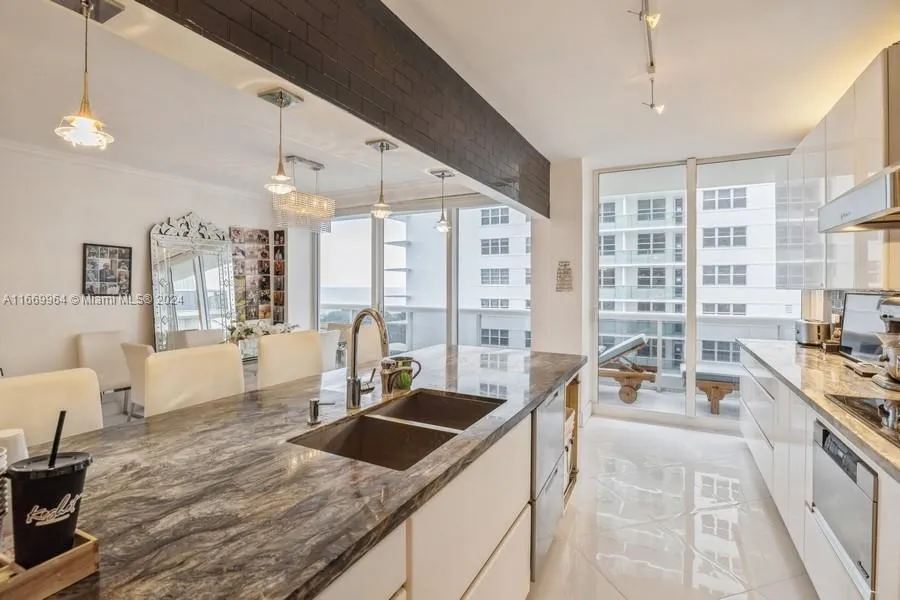 Surfside, Florida 33154, United States, 3 Bedrooms Bedrooms, ,3 BathroomsBathrooms,Residential,Pending,40276