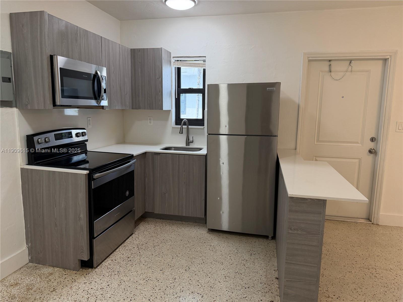 CITY OF MIAMI SOUTH - Residential Lease