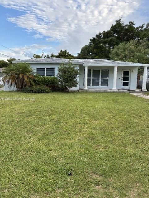 Beautiful 3/1 Home available for rent. Nicely renovated in a great neighborhood. Large scenic living room windows. Laundry inside the property. Plenty of parking space up front. Cloose to the beach and Aventura Mall.