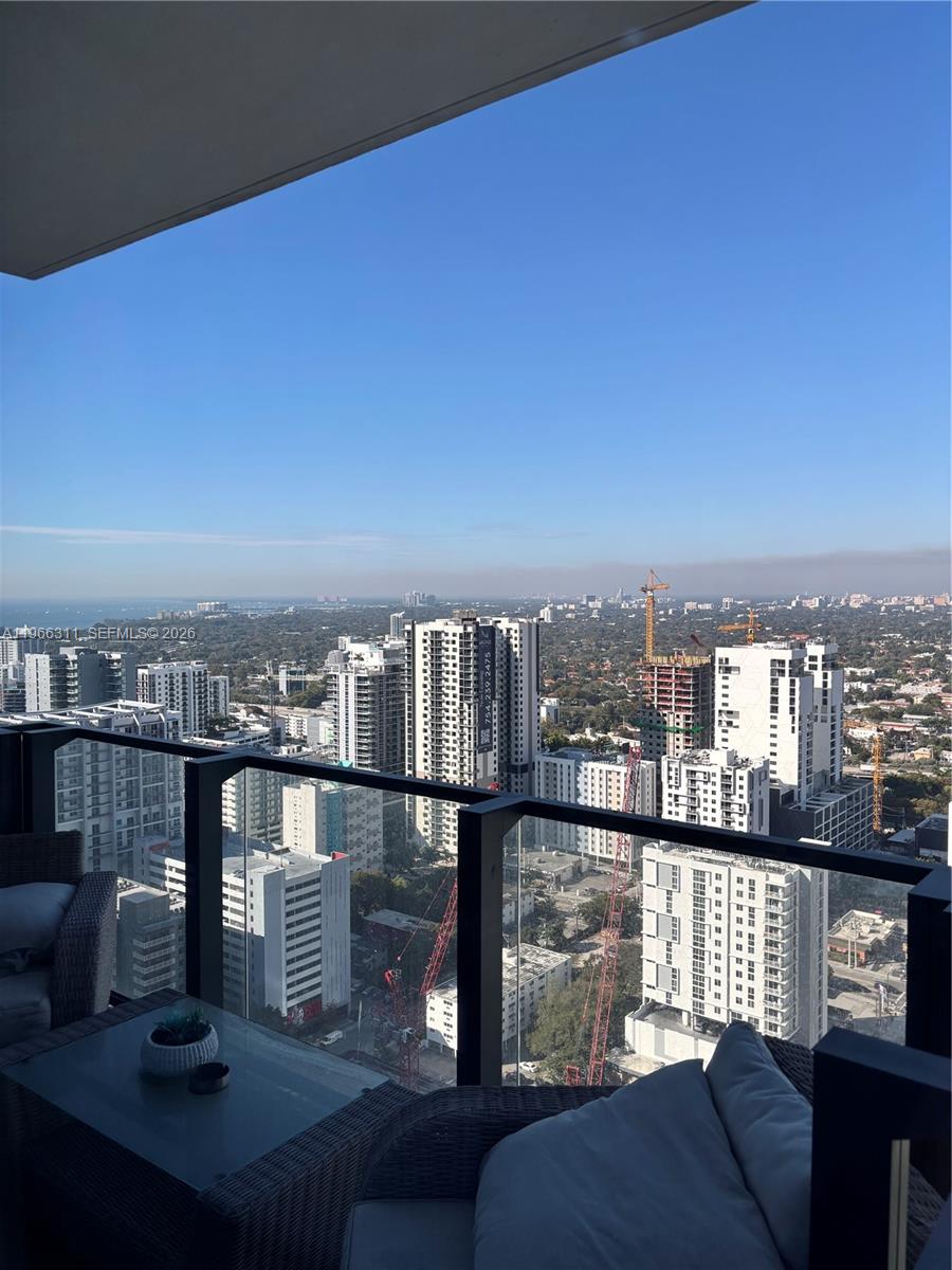 RISE CONDO - Residential