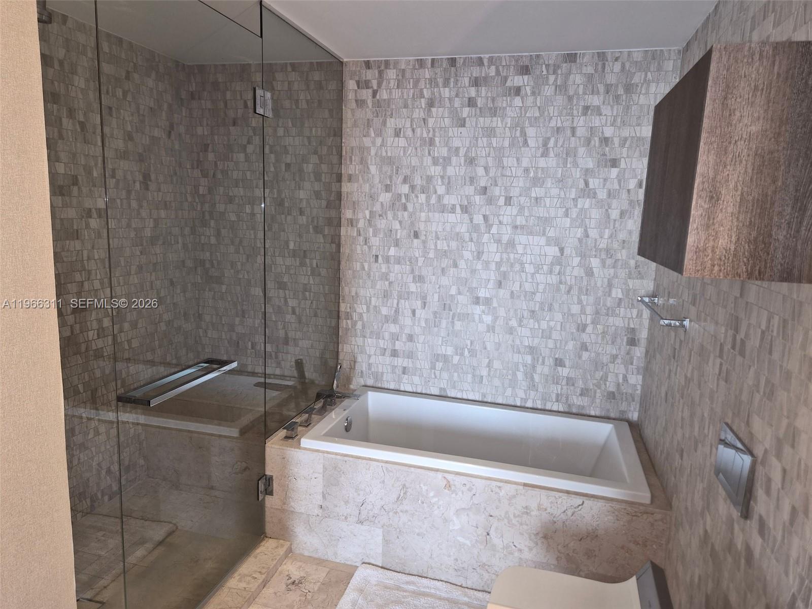 RISE CONDO - Residential