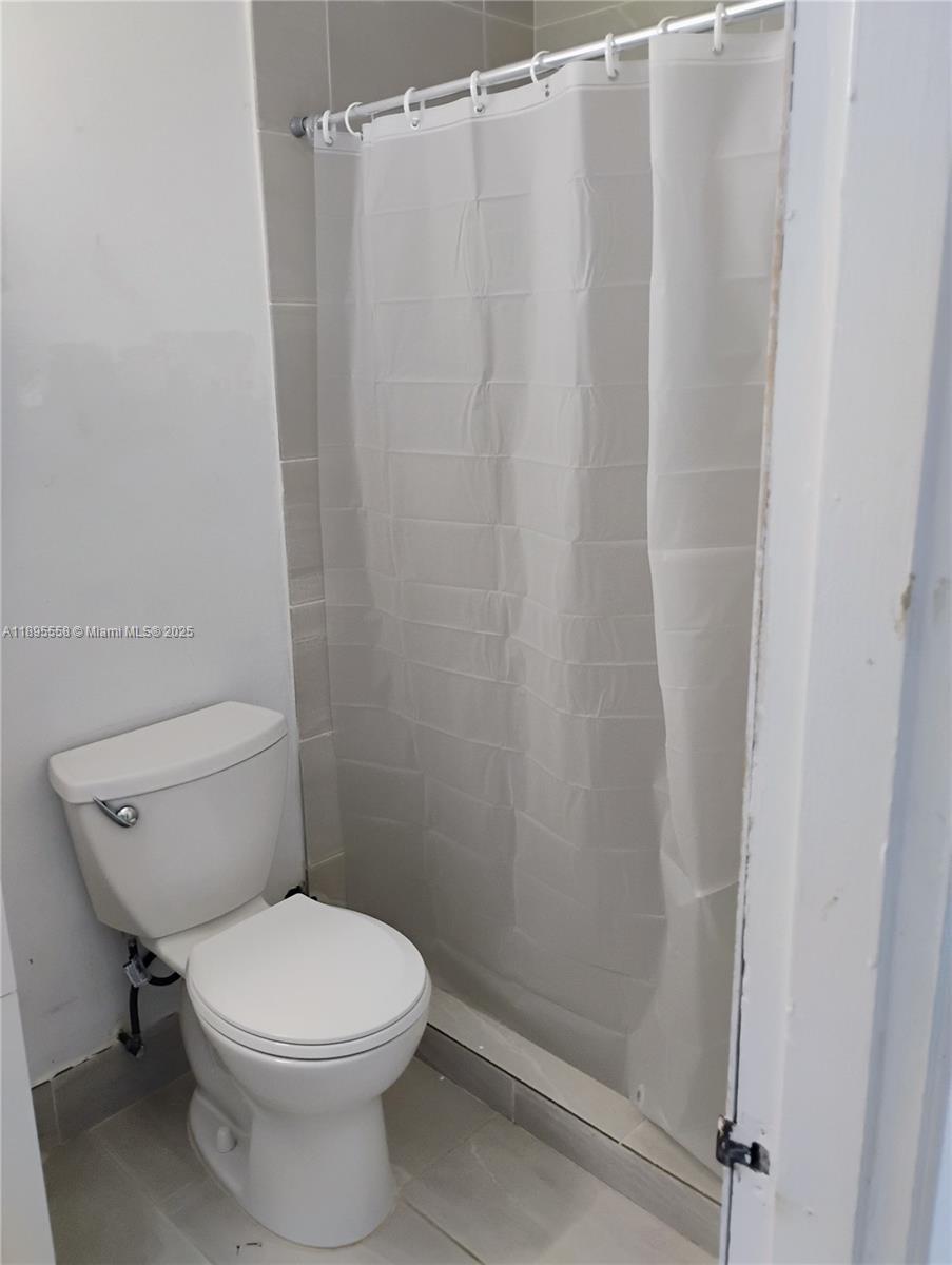 HOLLYWOOD SOUTH SIDE ADD - Residential Lease