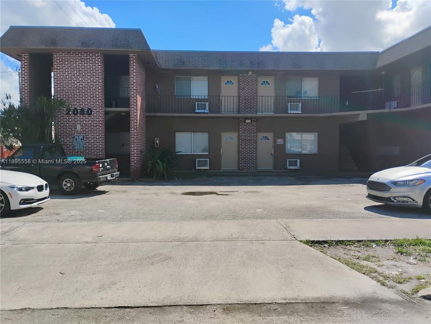 Clean ready to move in updated kitchen & bath easy access to downtown won't last act now!!