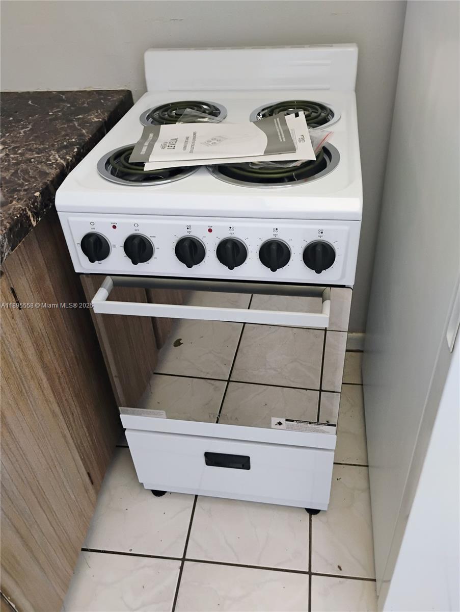 HOLLYWOOD SOUTH SIDE ADD - Residential Lease