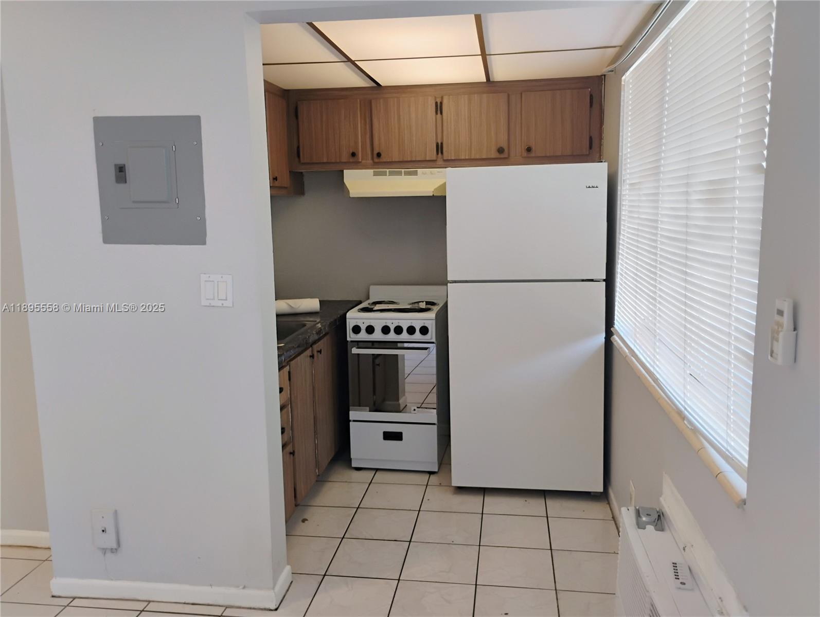 2040 S Funston 3