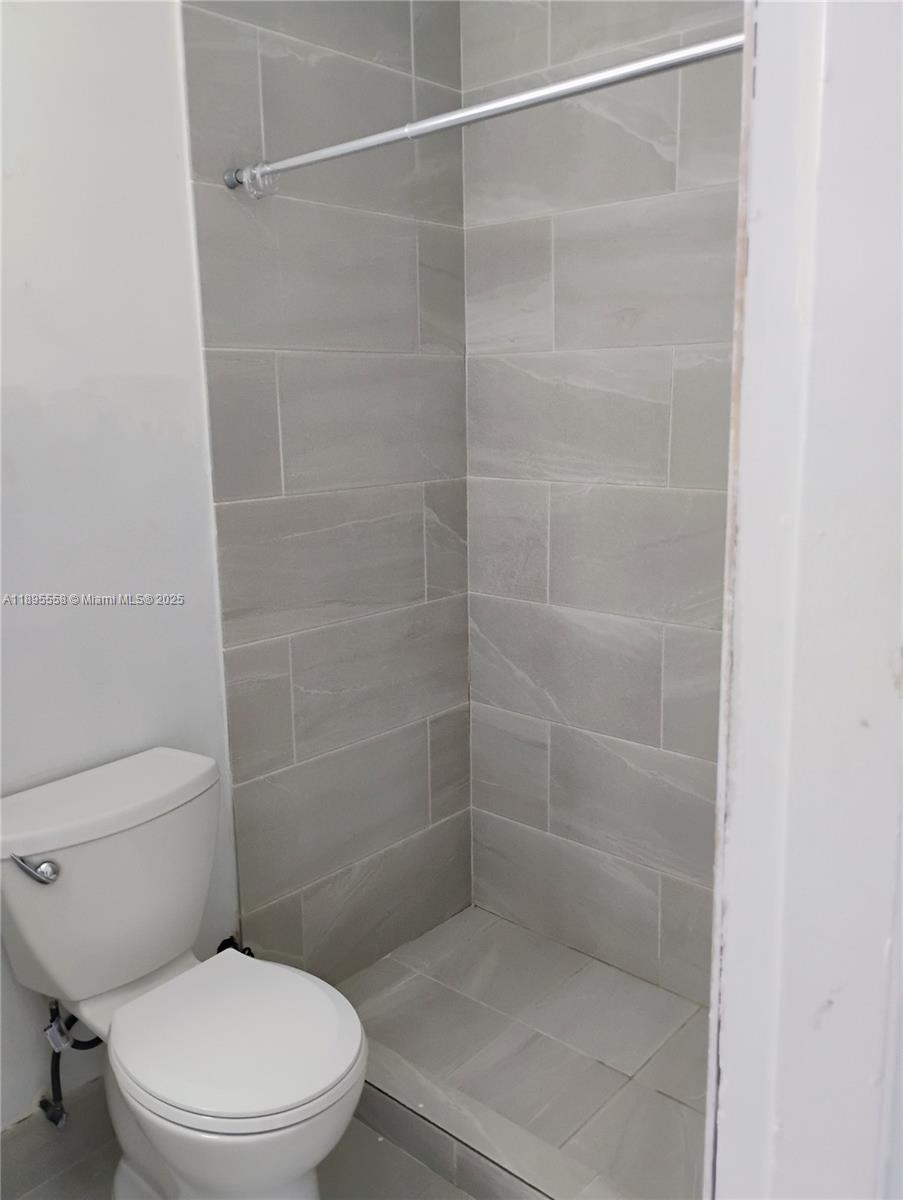 HOLLYWOOD SOUTH SIDE ADD - Residential Lease