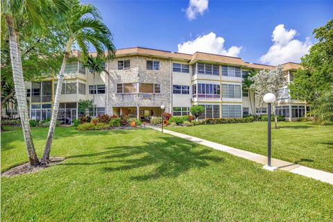 A home in Lauderdale Lakes