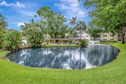 A home in Lauderdale Lakes