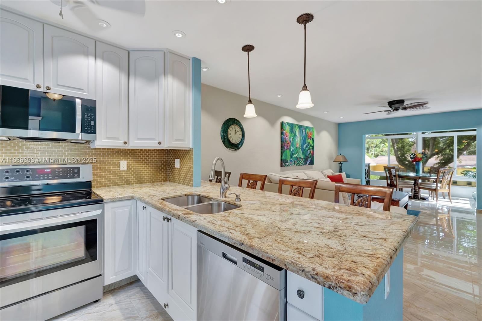 Property for Sale at 5131 W Oakland Park Blvd 211, Lauderdale Lakes, Broward County, Florida - Bedrooms: 2 
Bathrooms: 2  - $147,900
