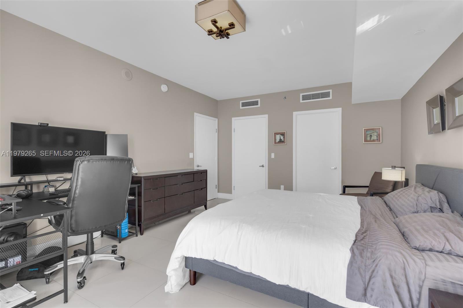 ICON BRICKELL NO TWO - Residential