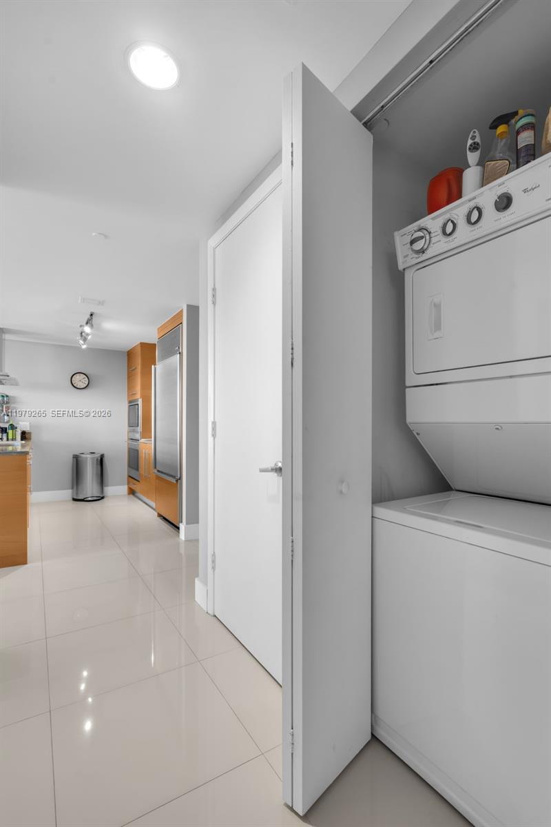 ICON BRICKELL NO TWO - Residential