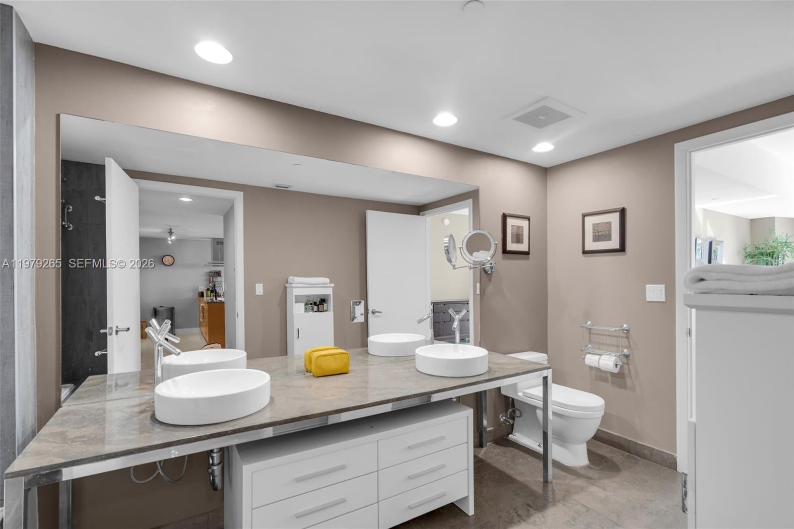 ICON BRICKELL NO TWO - Residential