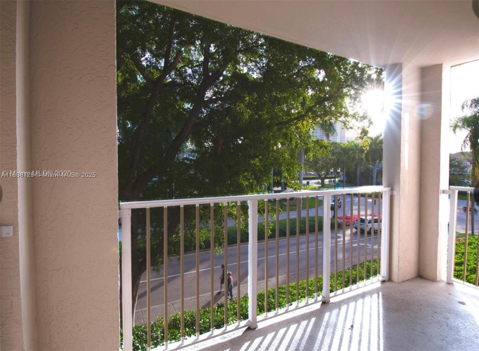 19501 E Country Club Dr 9306, Aventura, FL, 33180/$480,000 3 19501 E Country Club Dr 9306