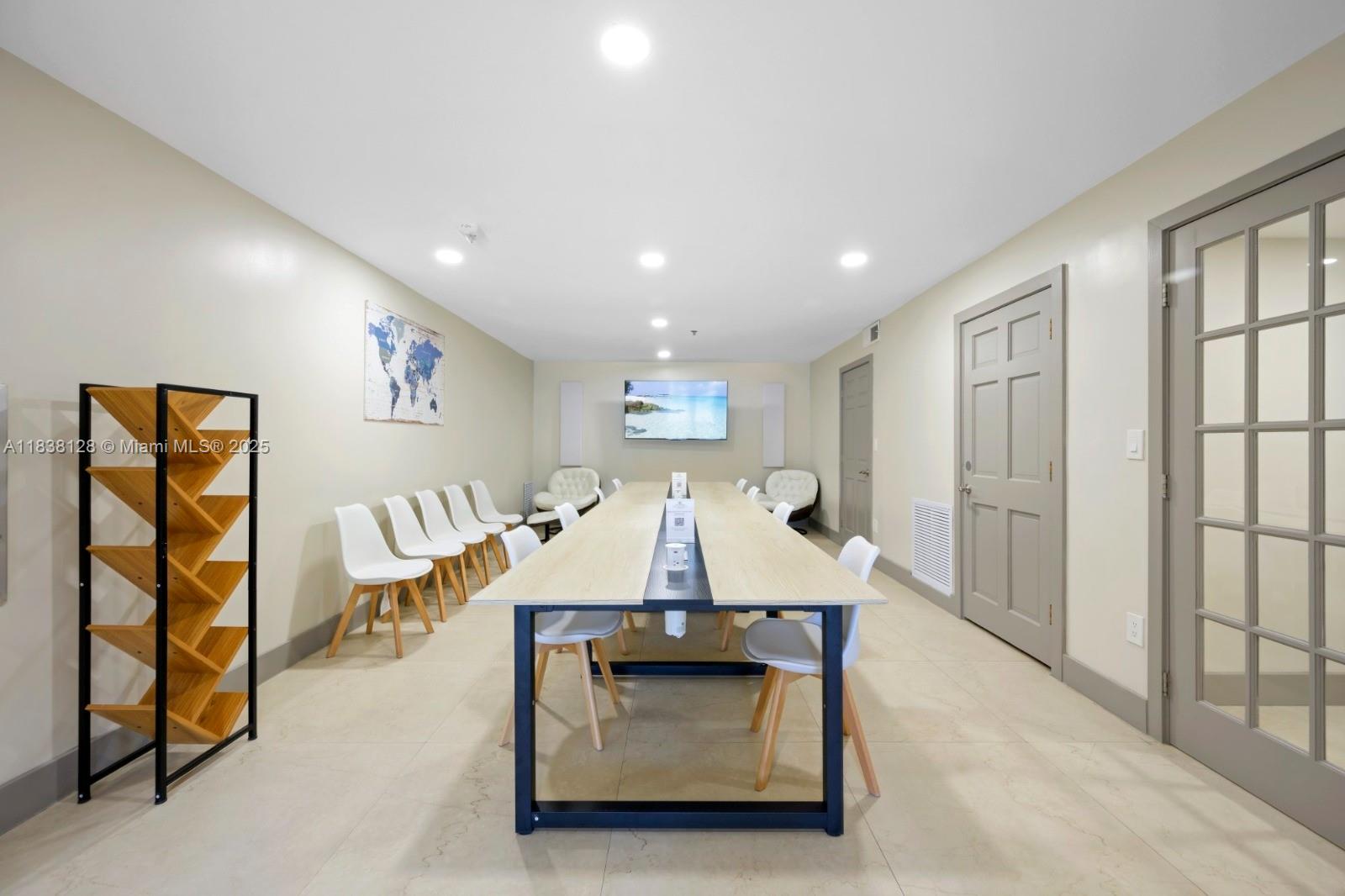 THE YACHT CLUB AT AVENTUR - Residential