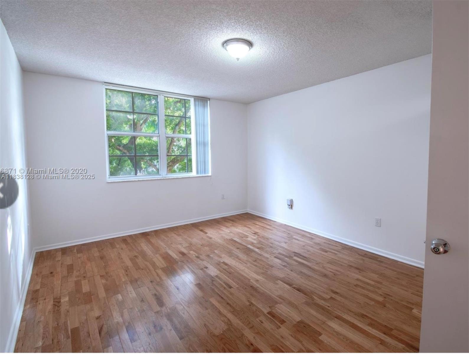 THE YACHT CLUB AT AVENTUR - Residential