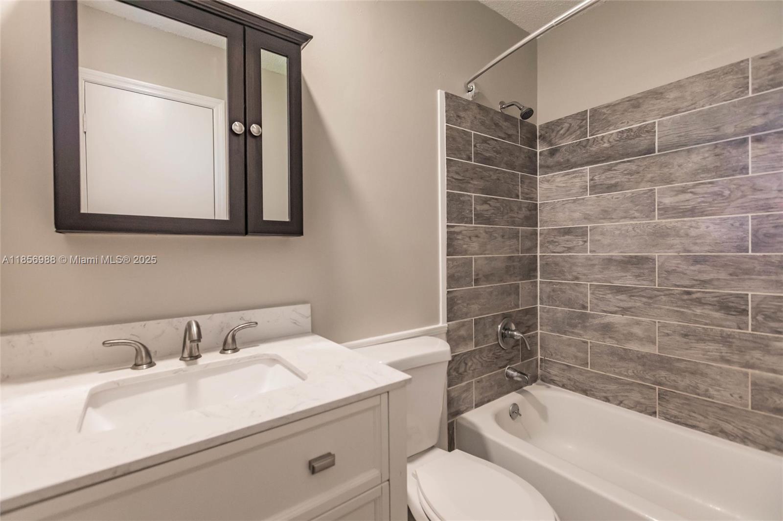 LAKEWOOD PARK UNIT 7 - Residential