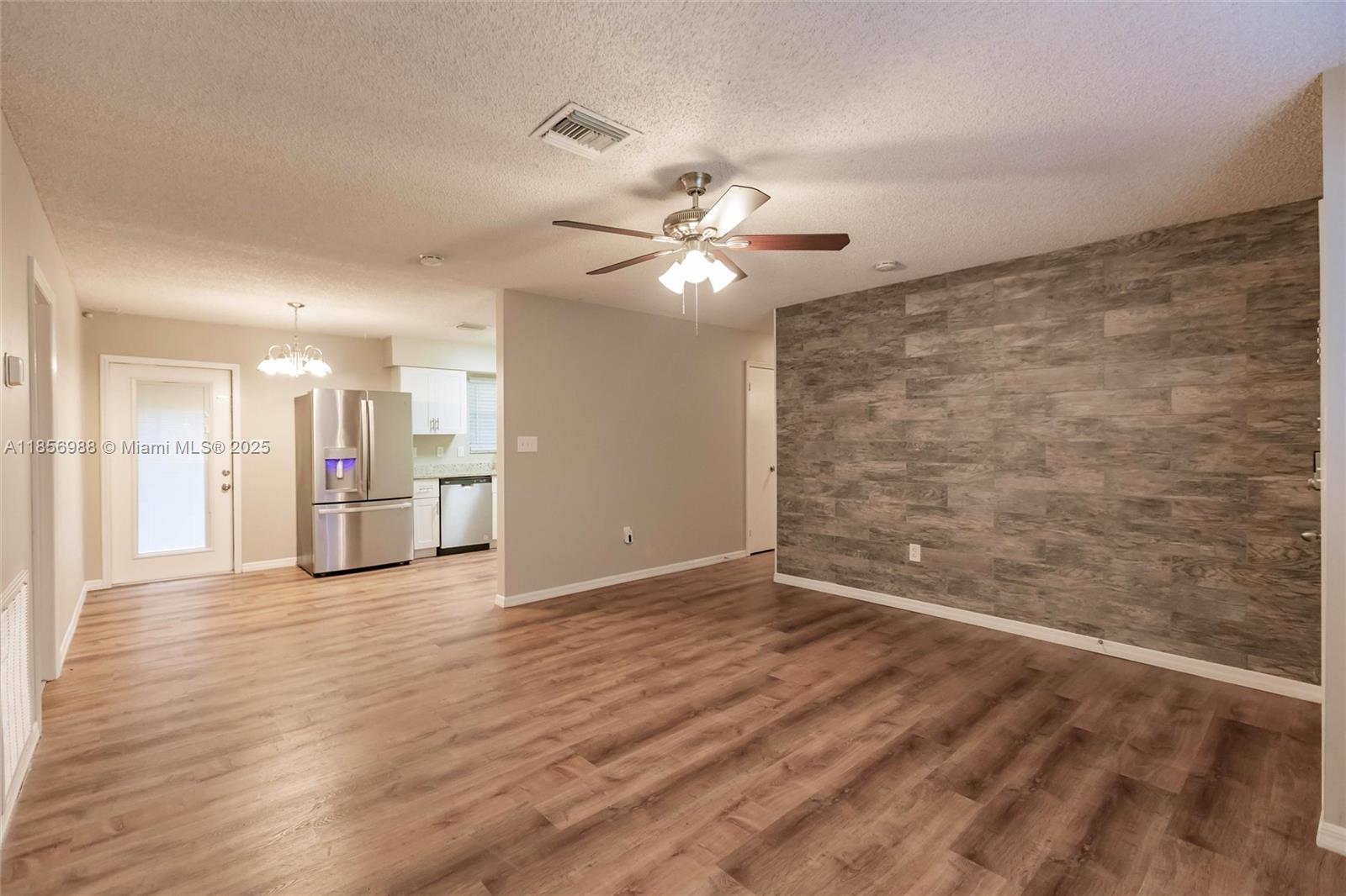 LAKEWOOD PARK UNIT 7 - Residential