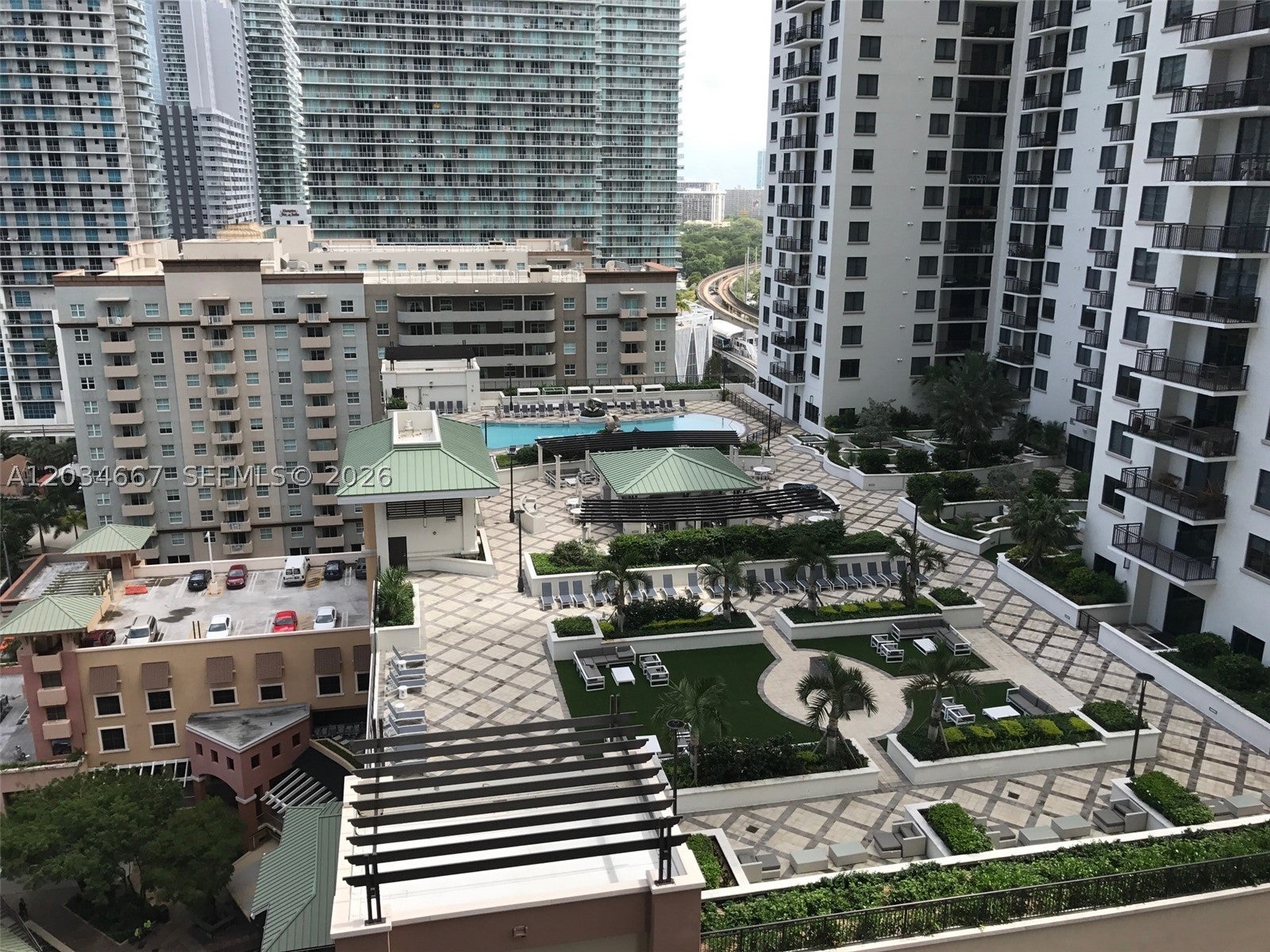 55 SW 9 St 1605