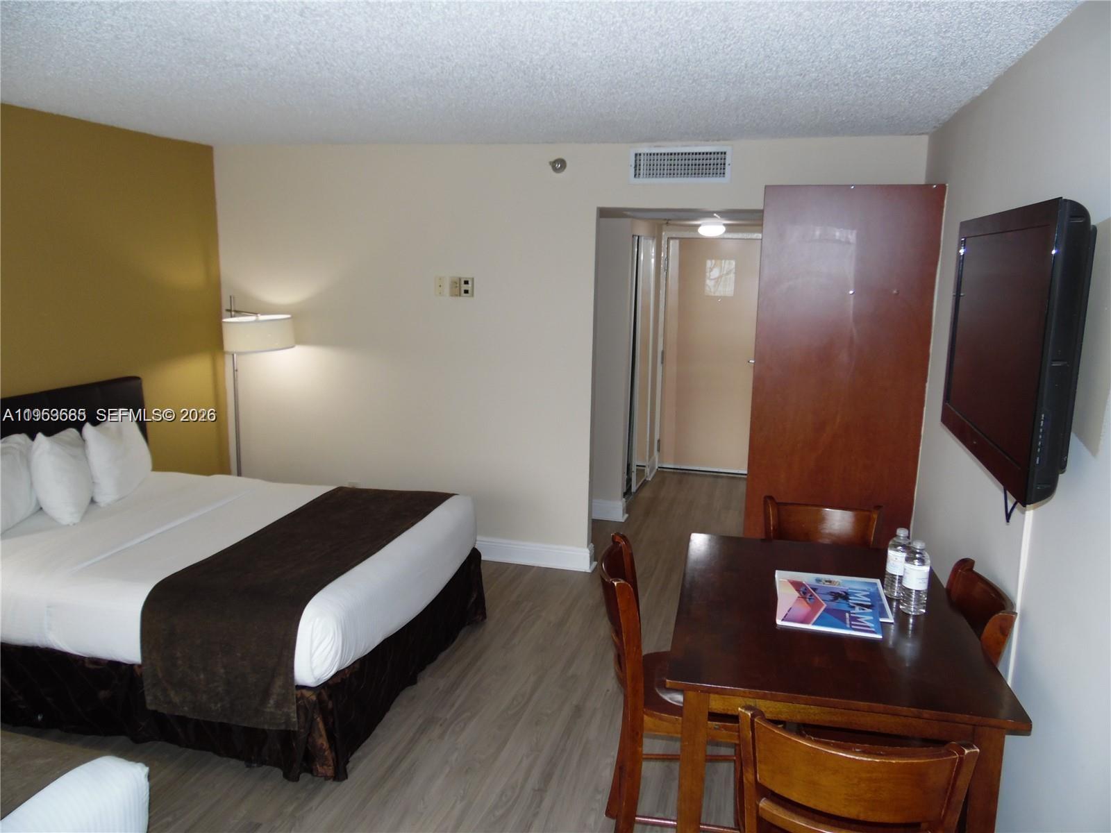 19201 Collins Ave 243