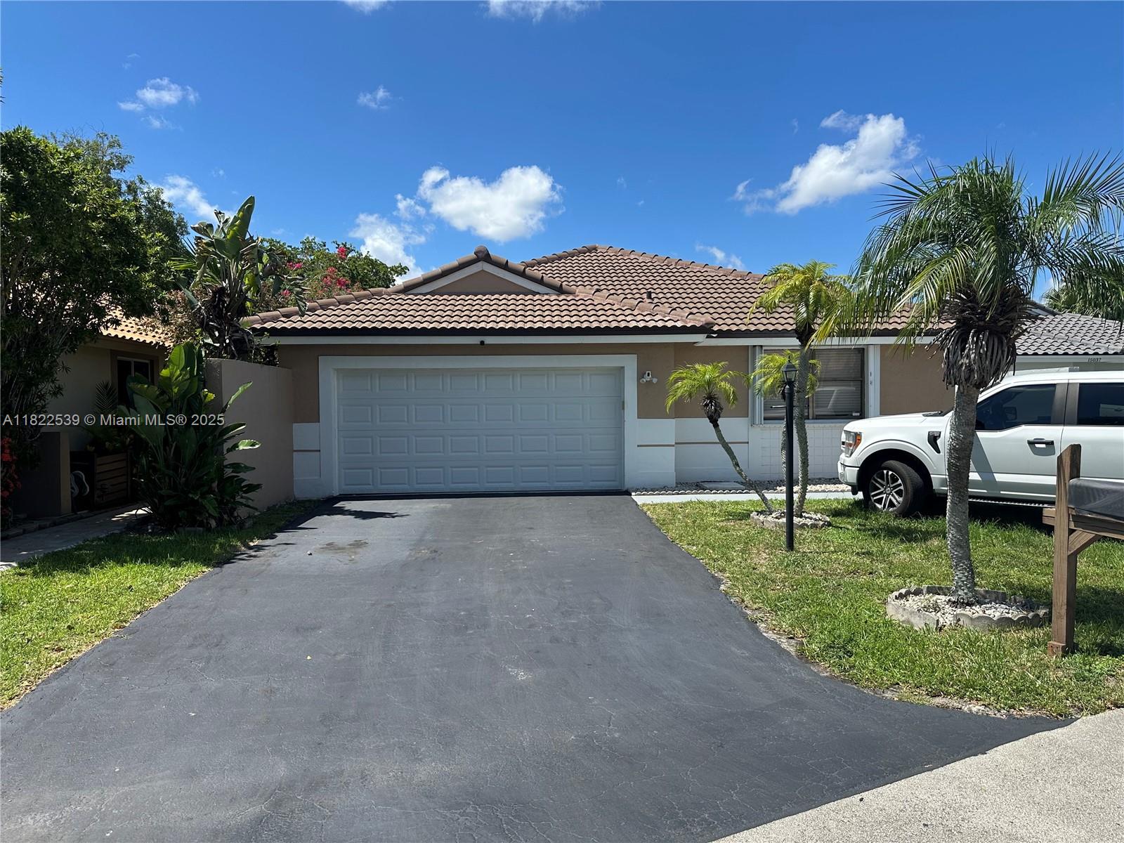 Photo 1 of 15043 Brighton Ln, Davie, Florida, $3,500, Web #: 11822539