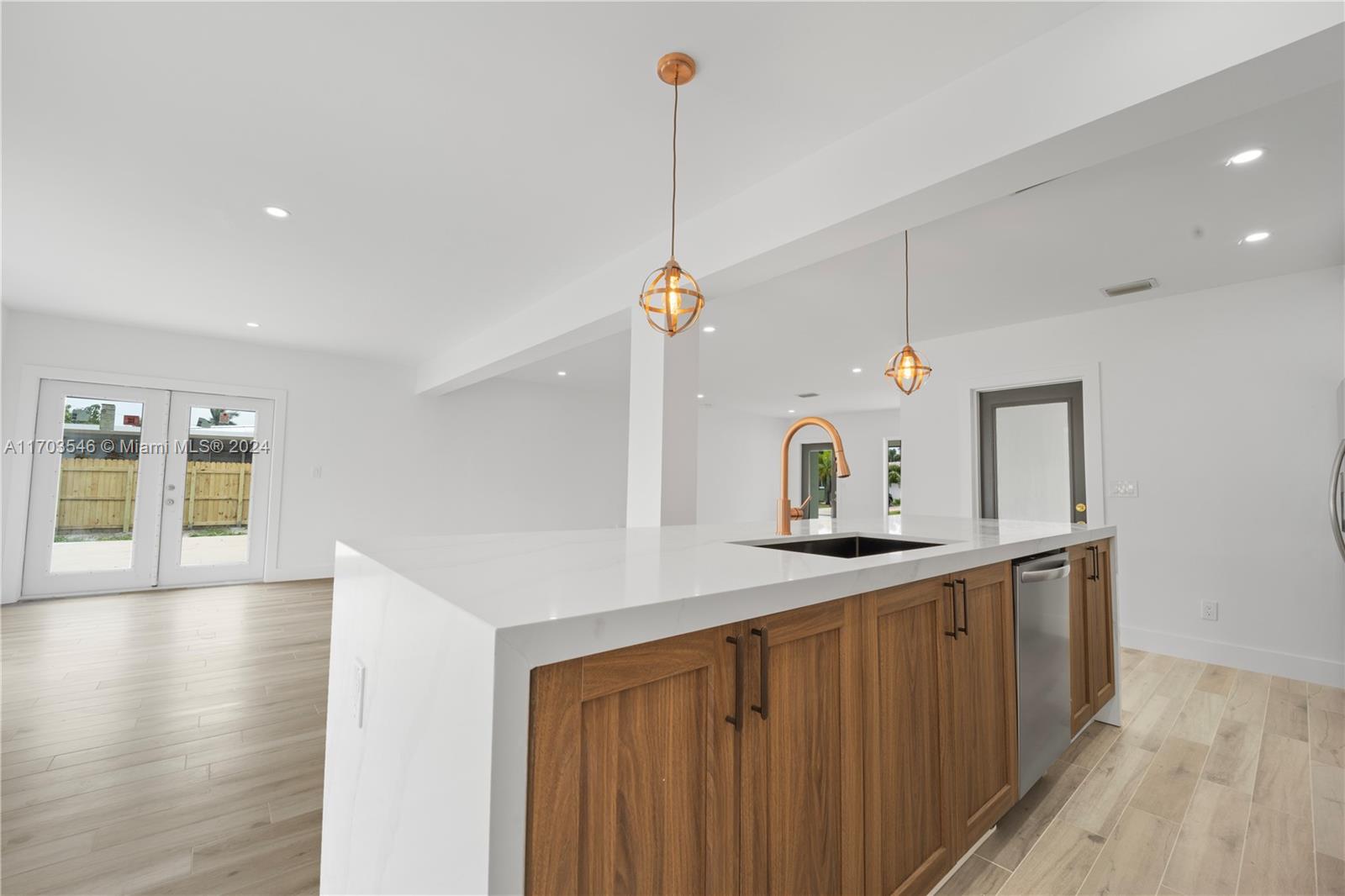 4826 NE 17th Ter
