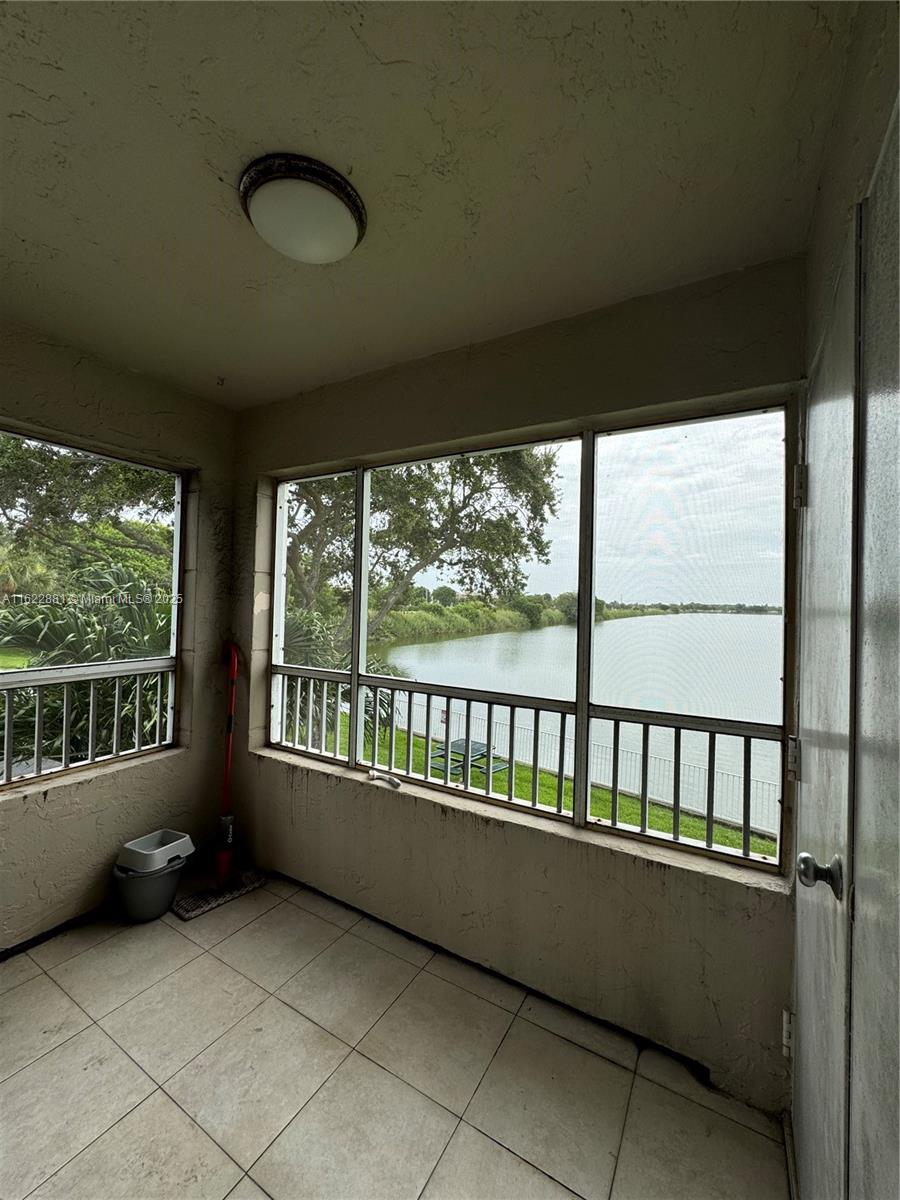 2831 N Oakland Forest Dr 201, Oakland Park, Miami-Dade County, Florida - 2 Bedrooms  
2 Bathrooms - 