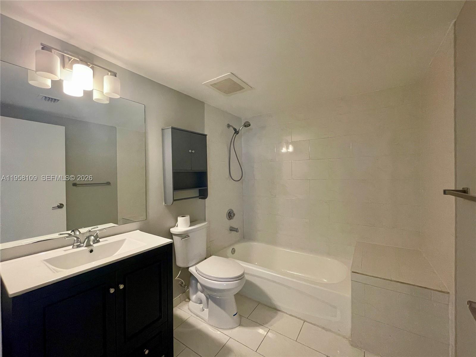 VILLAGGIO IN THE GROVE TO - Residential Lease