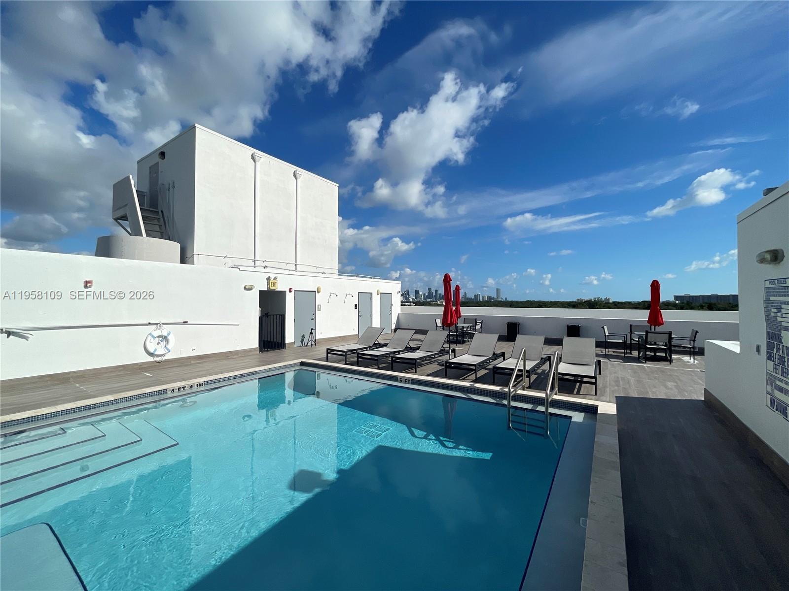 VILLAGGIO IN THE GROVE TO - Residential Lease