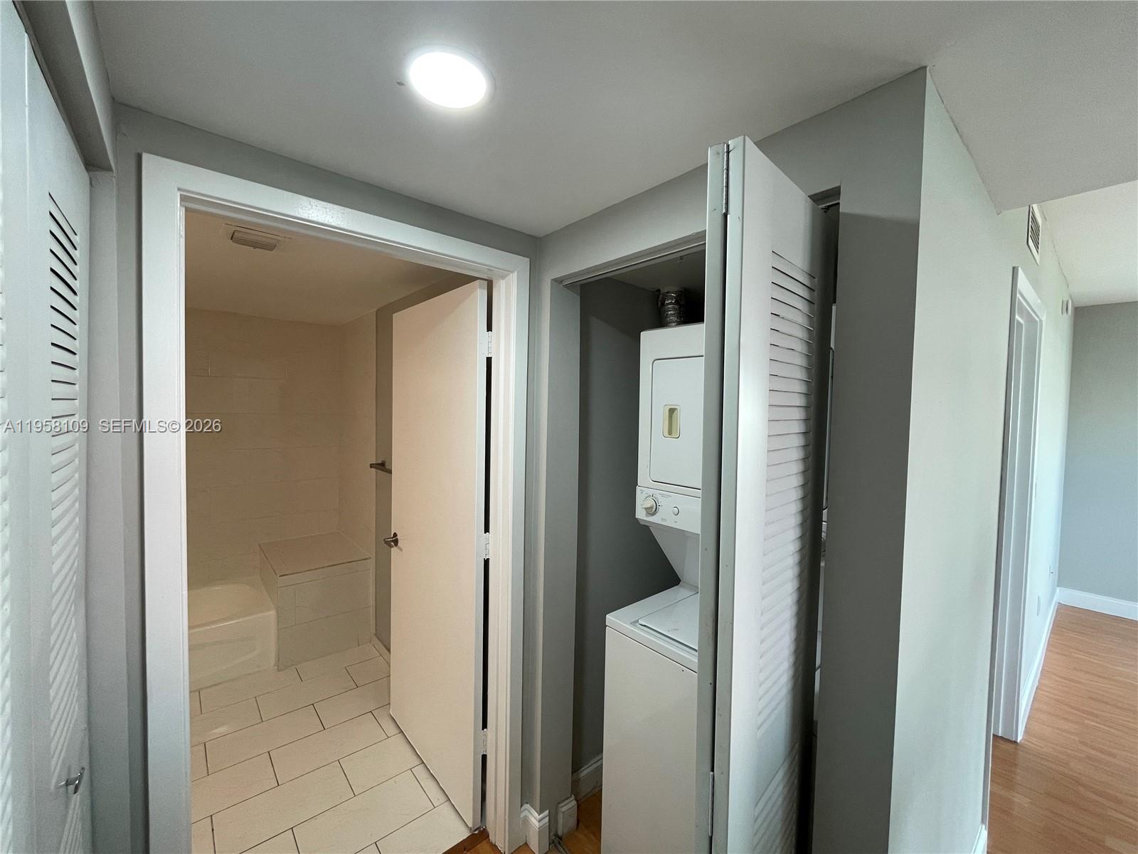 VILLAGGIO IN THE GROVE TO - Residential Lease