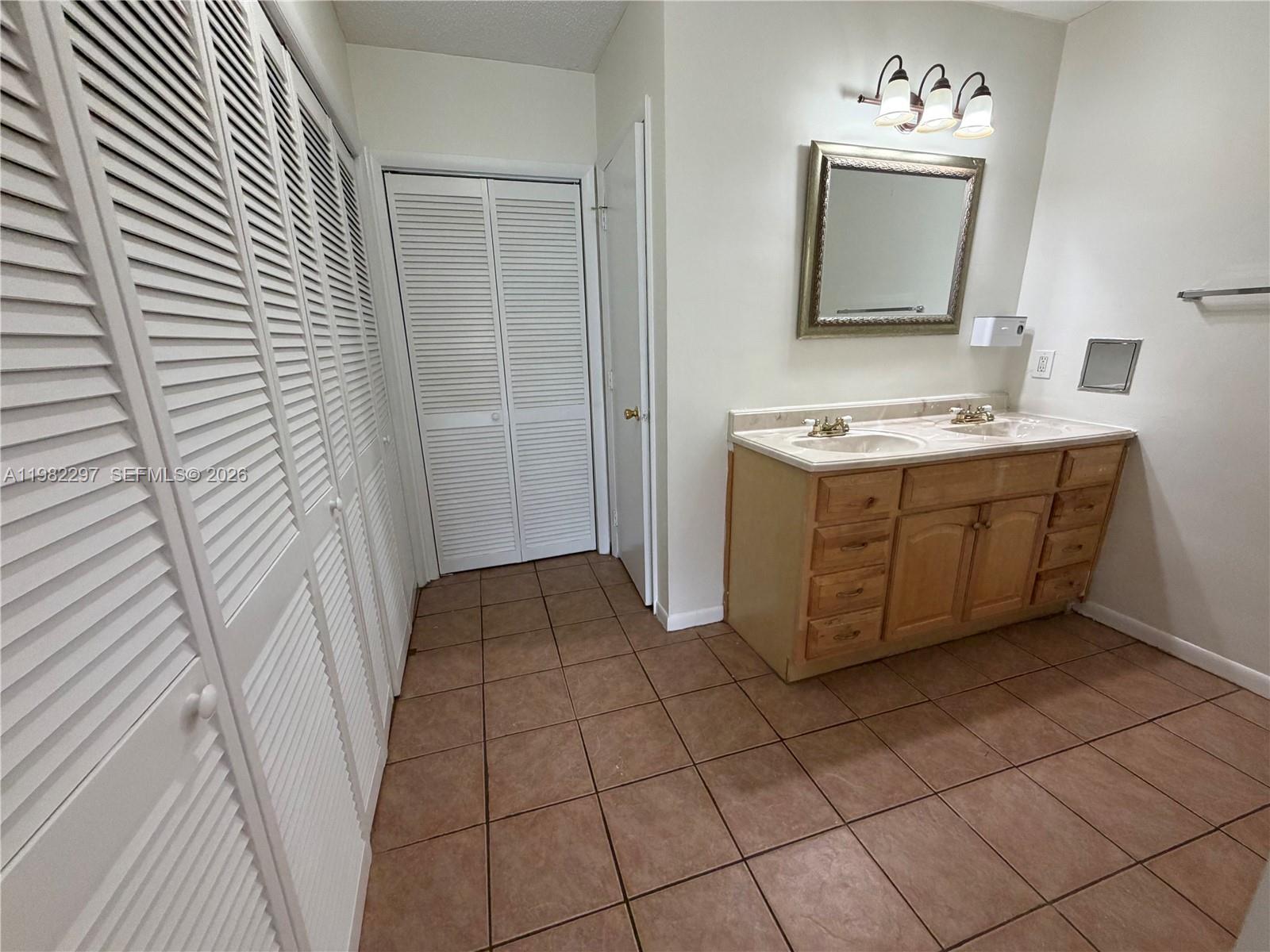 MIAMI LAKES LOCH NESS SEC - Residential Lease