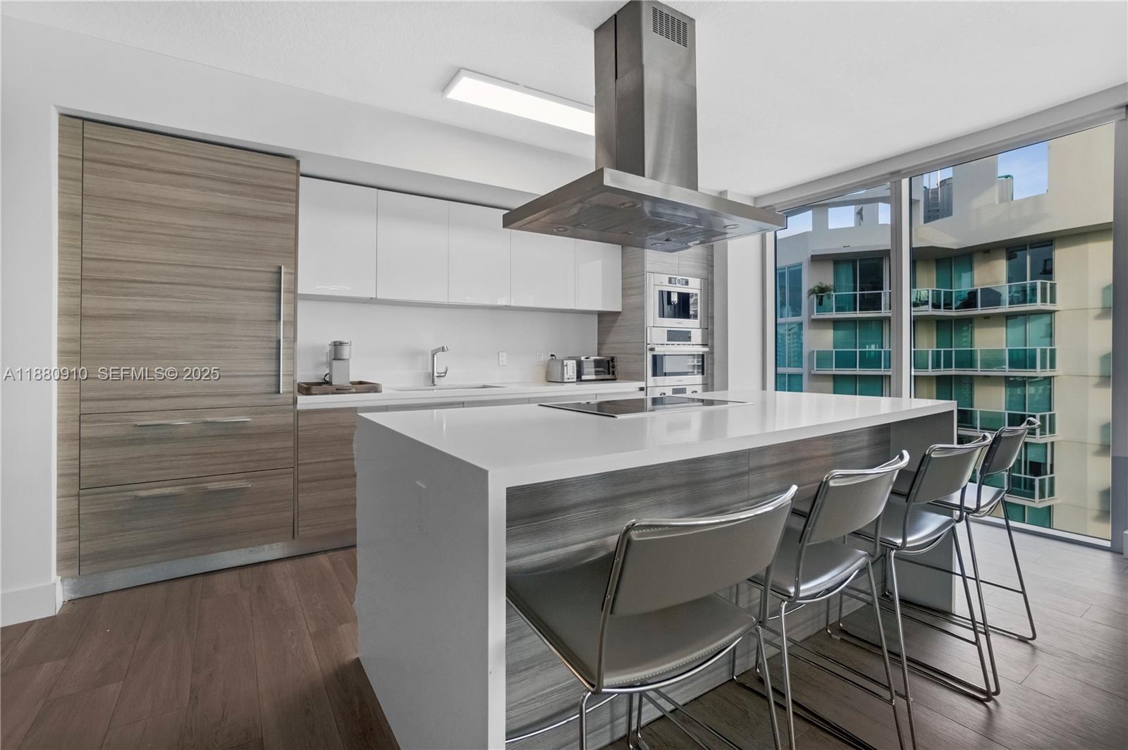 PARQUE TOWERS CONDO - Residential