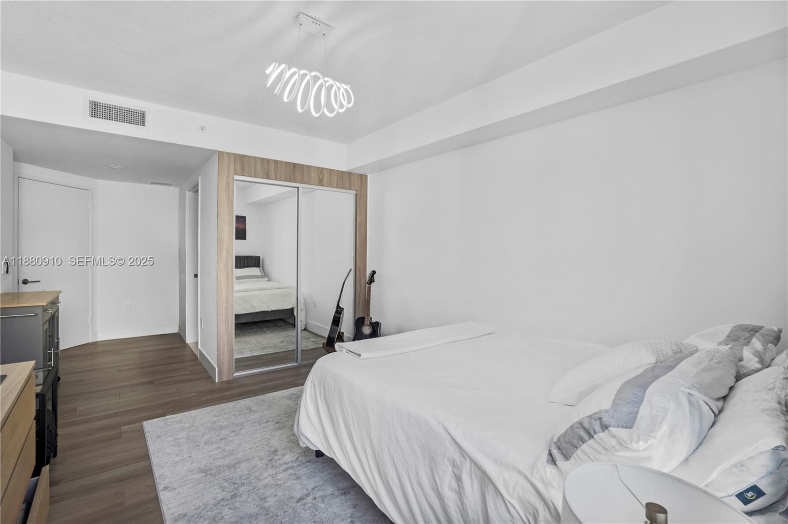 PARQUE TOWERS CONDO - Residential