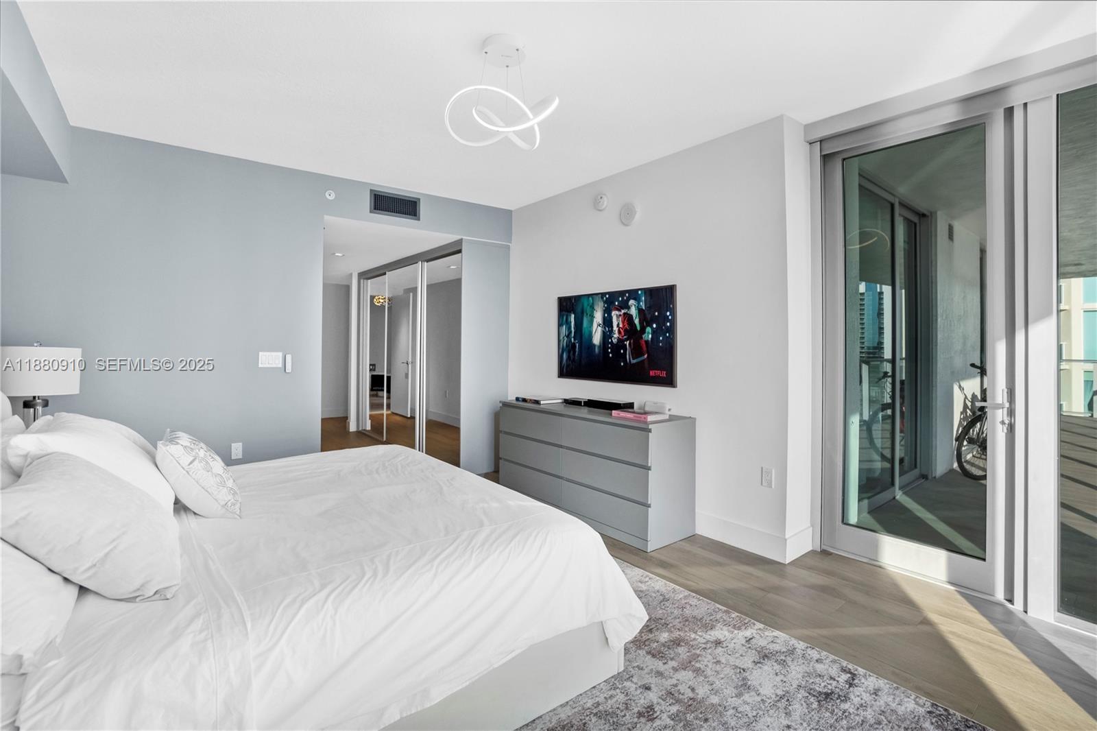 PARQUE TOWERS CONDO - Residential