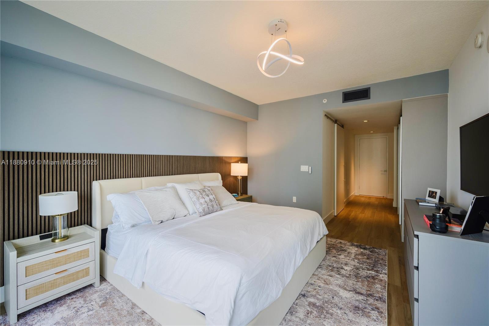 PARQUE TOWERS CONDO - Residential