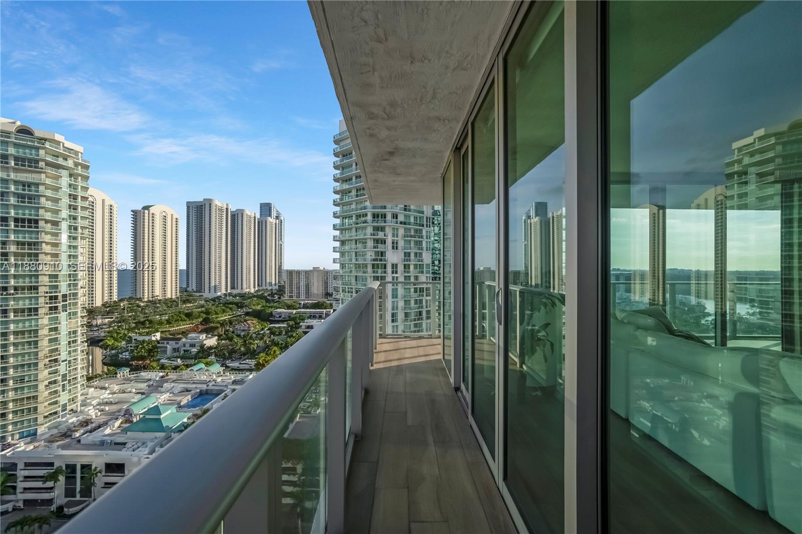 PARQUE TOWERS CONDO - Residential