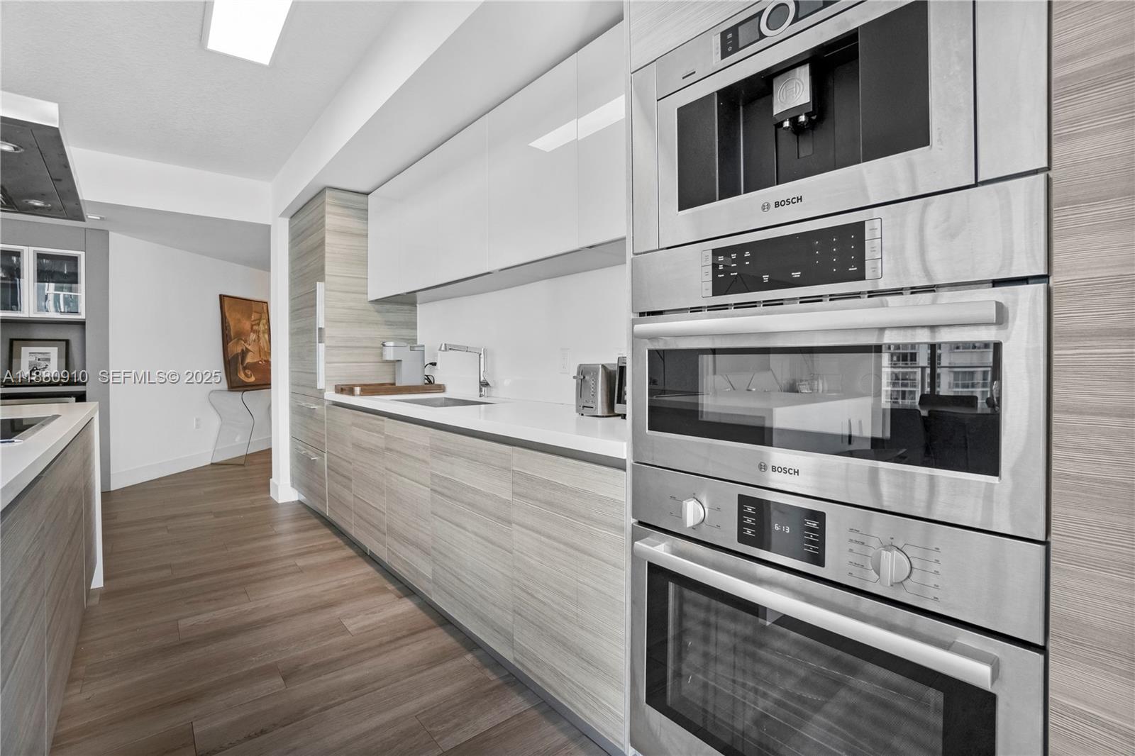 PARQUE TOWERS CONDO - Residential