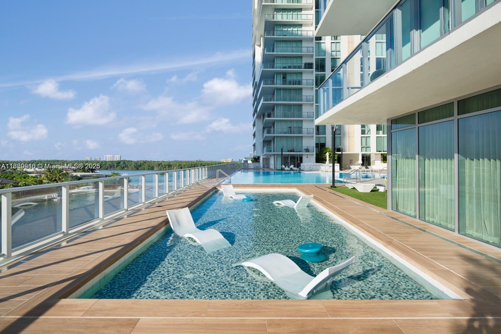 PARQUE TOWERS CONDO - Residential