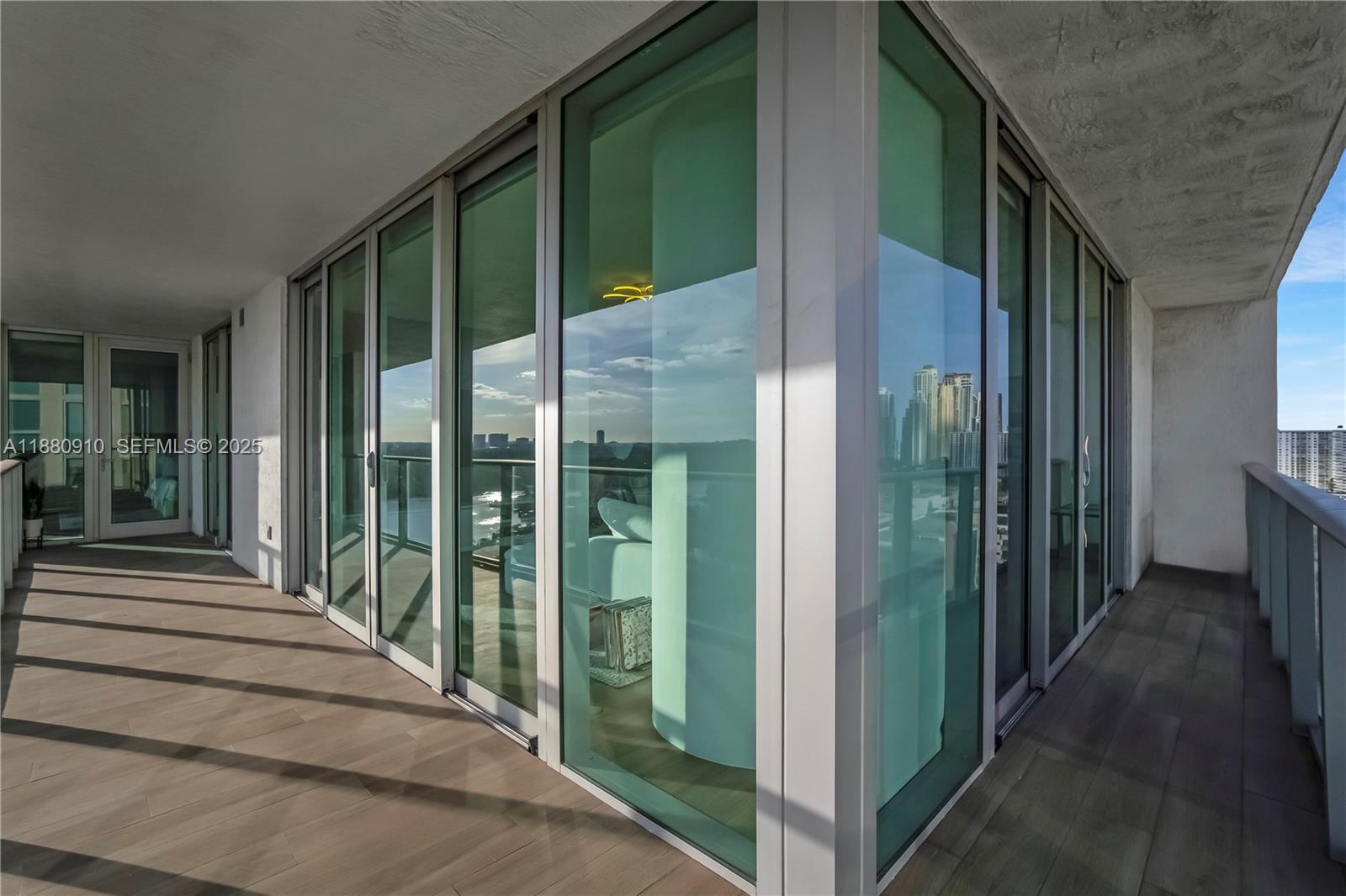 PARQUE TOWERS CONDO - Residential