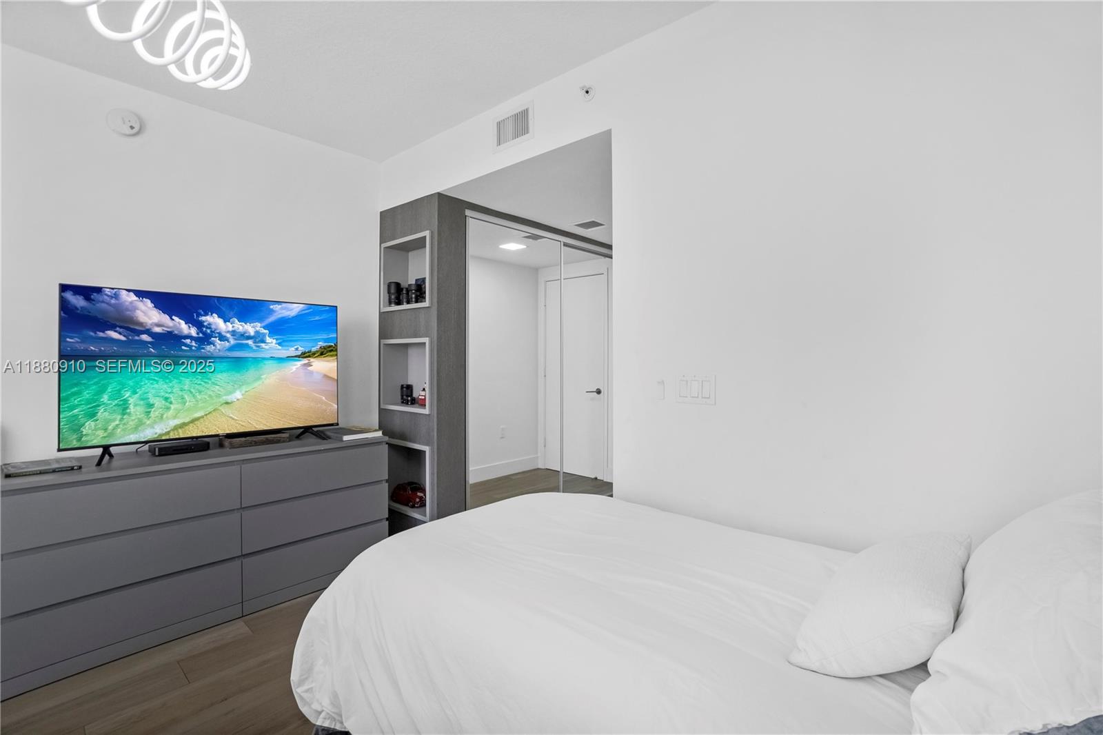 PARQUE TOWERS CONDO - Residential