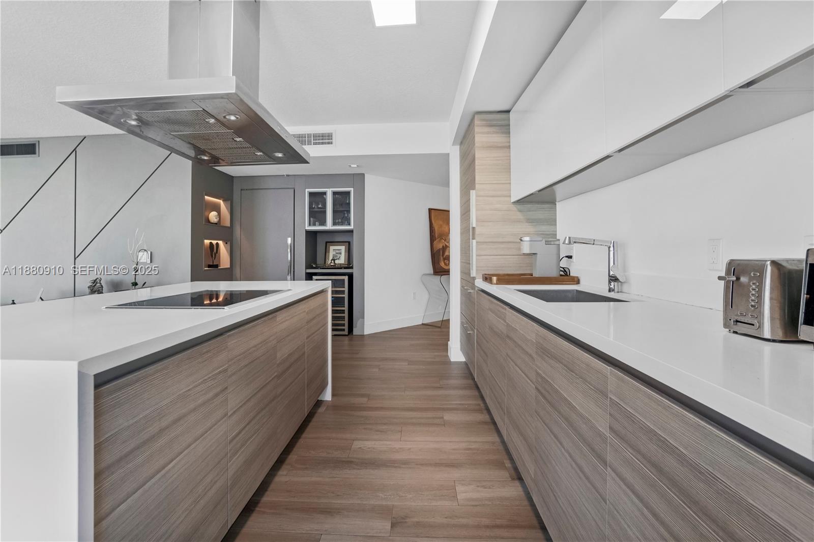 PARQUE TOWERS CONDO - Residential