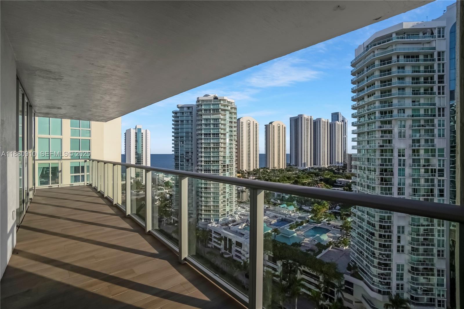 PARQUE TOWERS CONDO - Residential