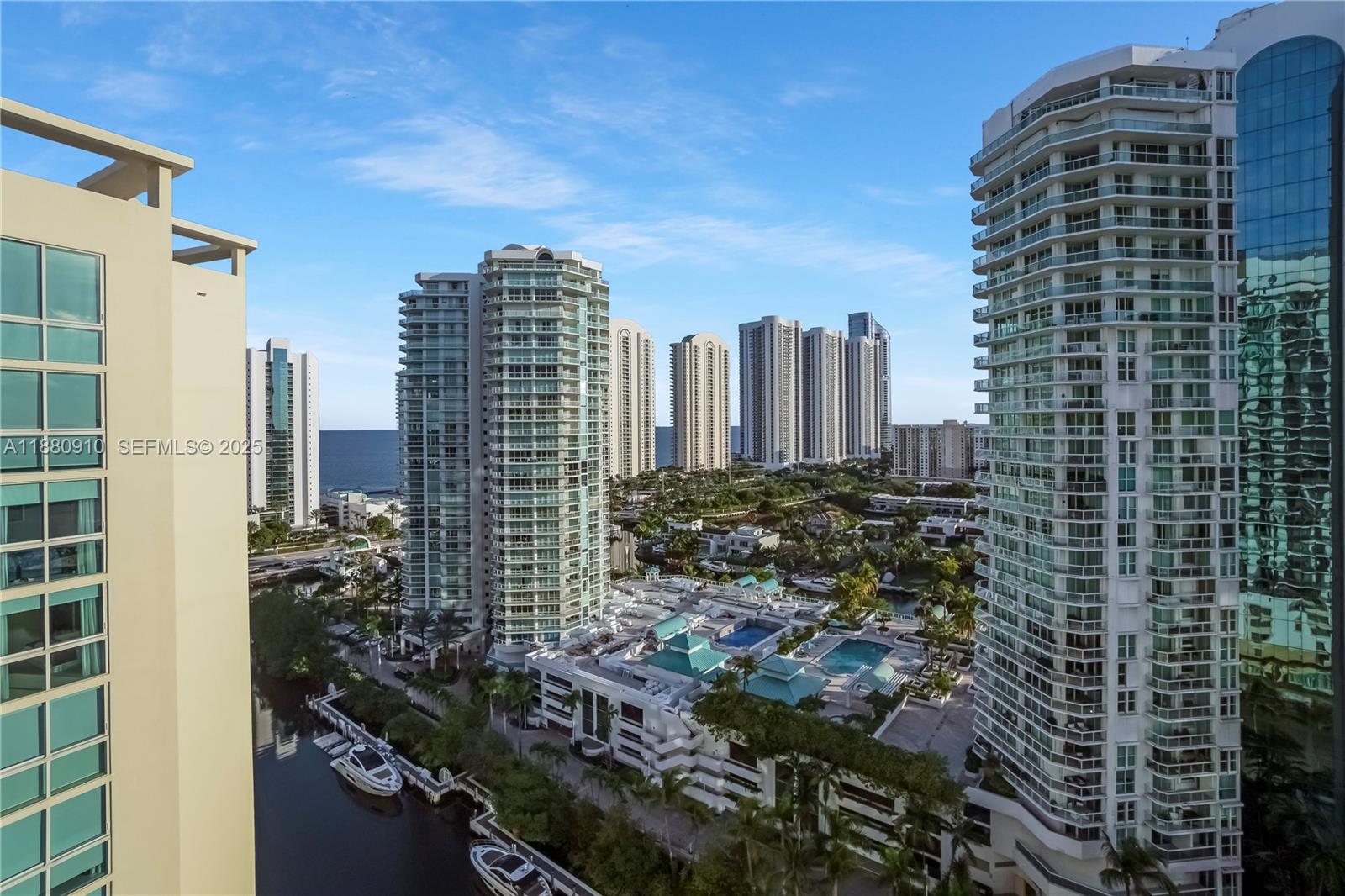 PARQUE TOWERS CONDO - Residential